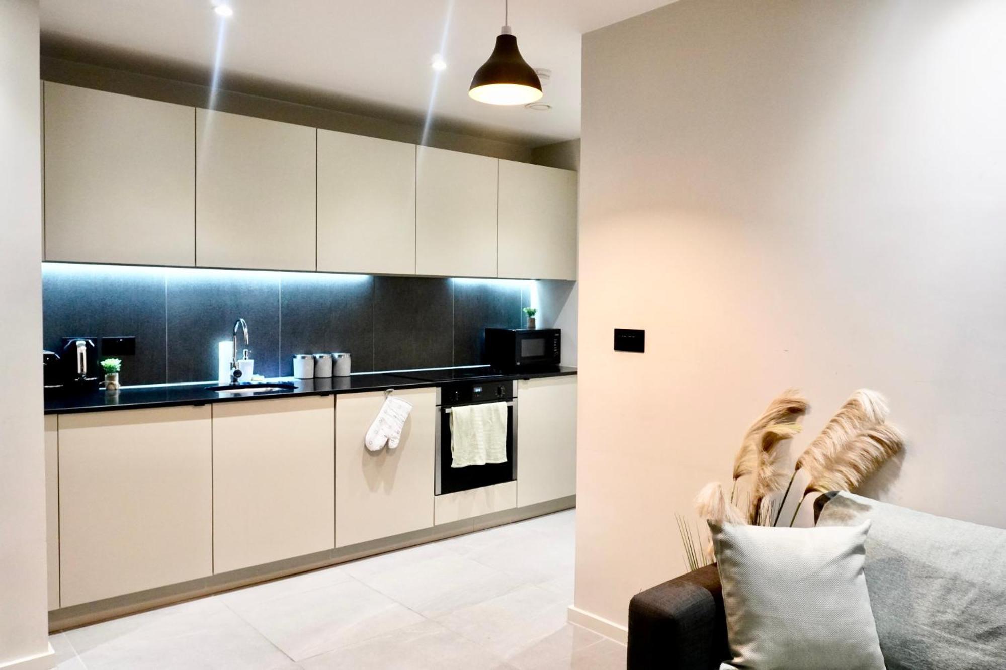 Central Manchester Luxury 2 Bed Apartment With Balcony Εξωτερικό φωτογραφία