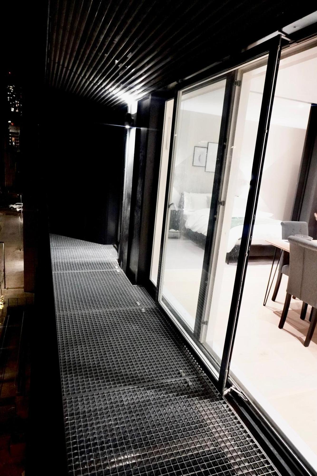 Central Manchester Luxury 2 Bed Apartment With Balcony Εξωτερικό φωτογραφία