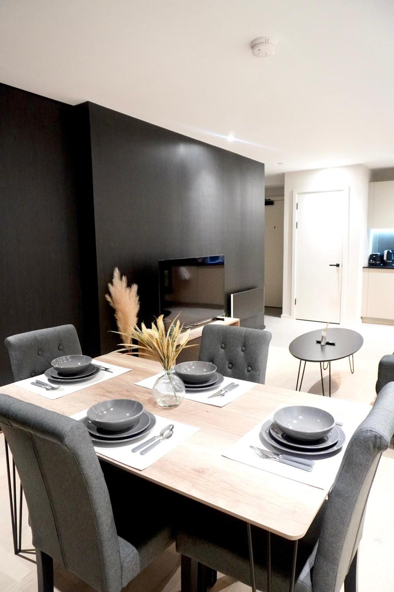 Central Manchester Luxury 2 Bed Apartment With Balcony Εξωτερικό φωτογραφία